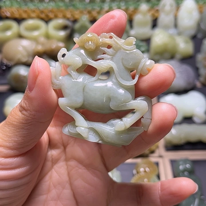 和田玉未镶嵌挂件