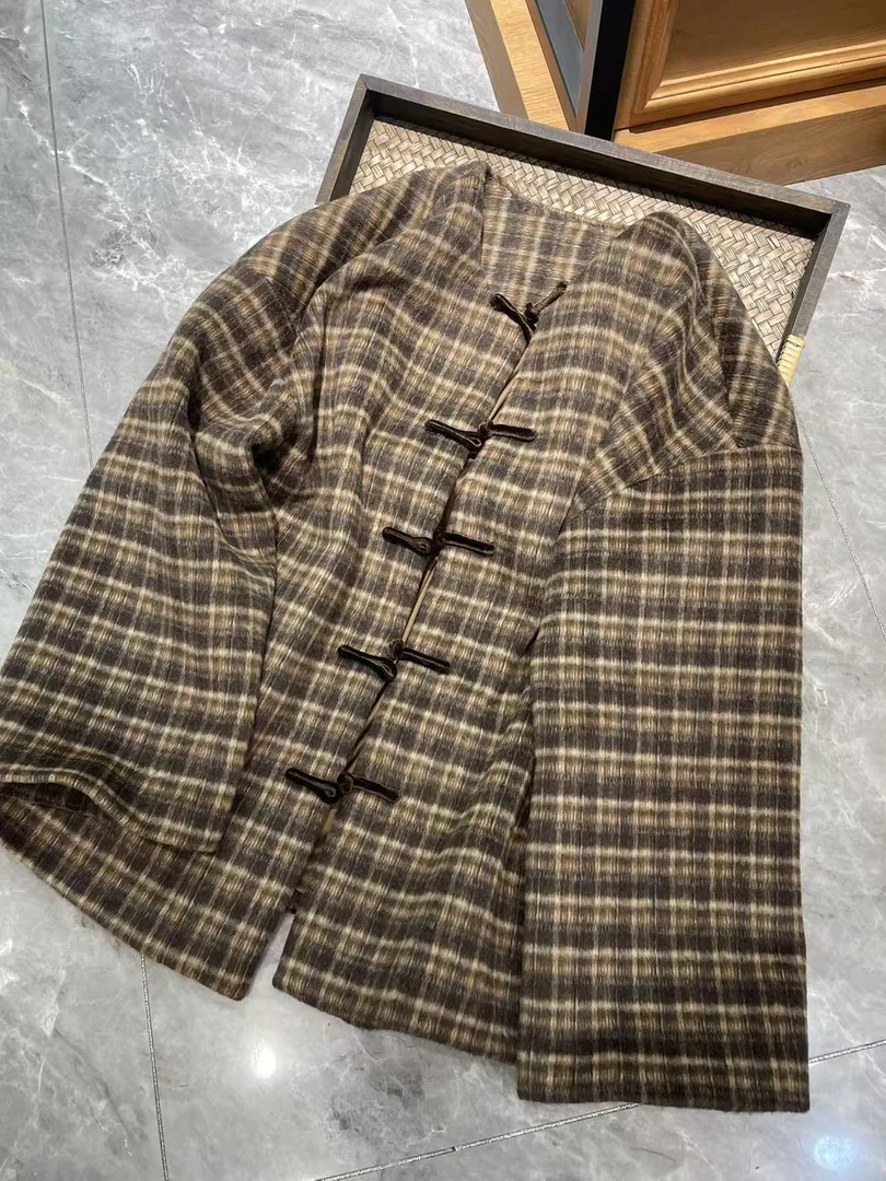 谢美丽-精选咖调条格气质厚实上衣外套