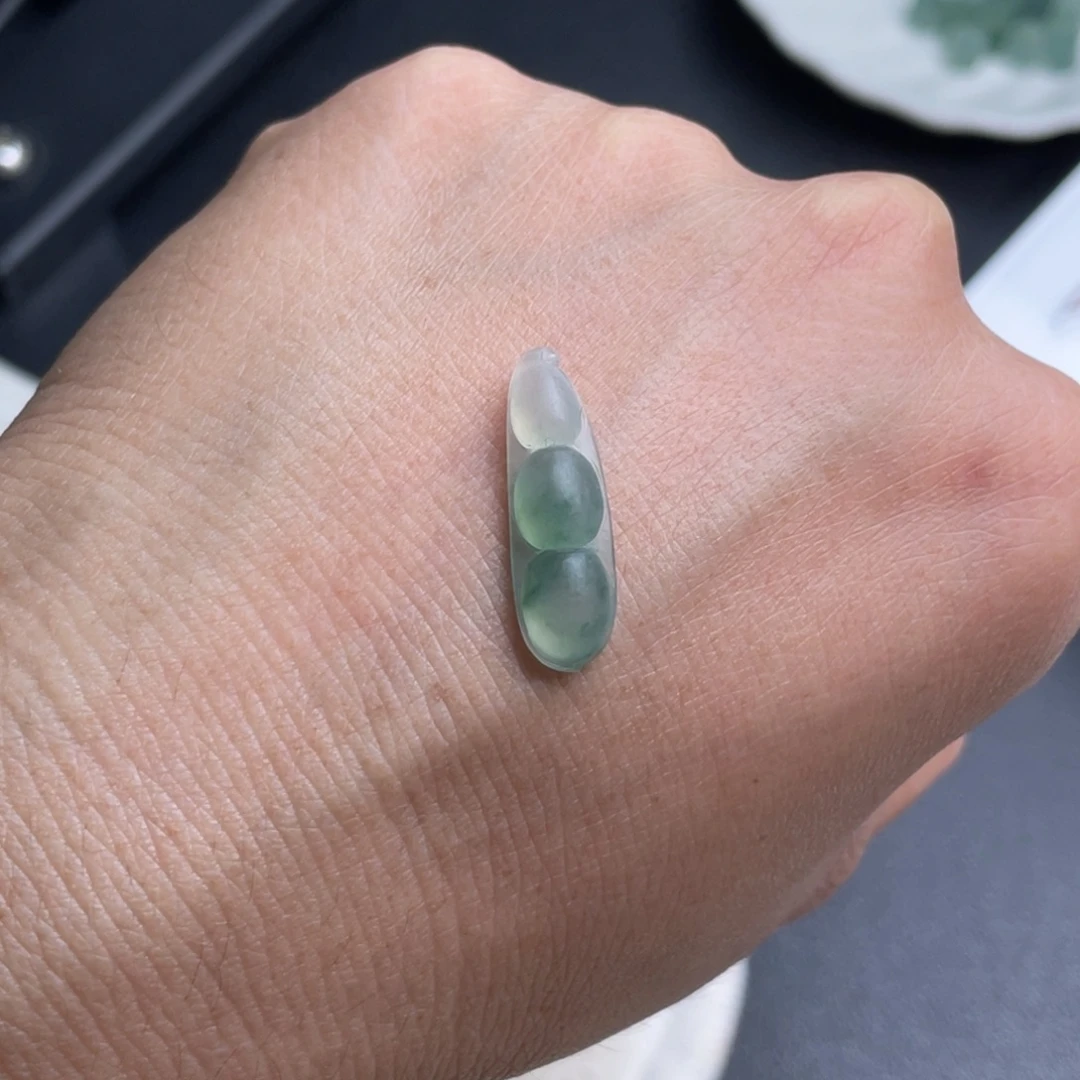 定制翡翠未镶嵌豆子