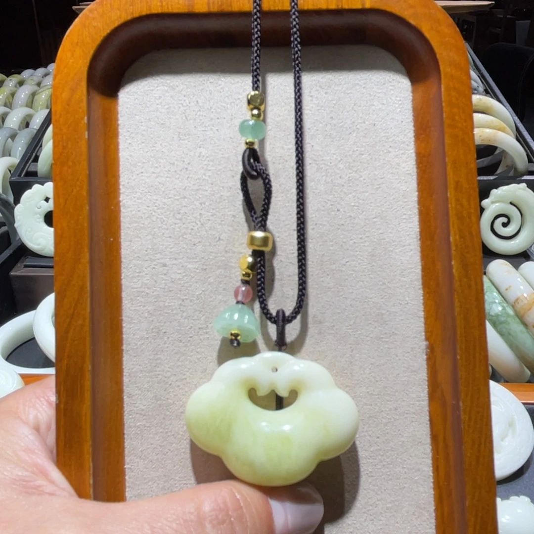 蓝田玉（蛇纹石化大理石玉）未镶嵌颈饰