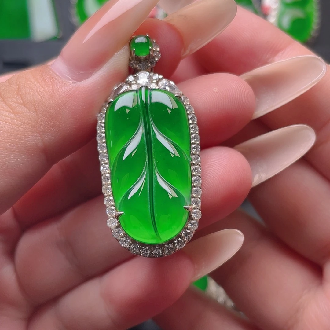 翡翠银S925镶嵌颈饰叶子