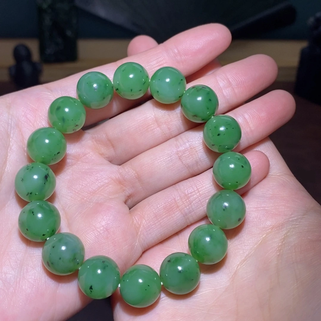 莱***特和田玉未镶嵌颈饰