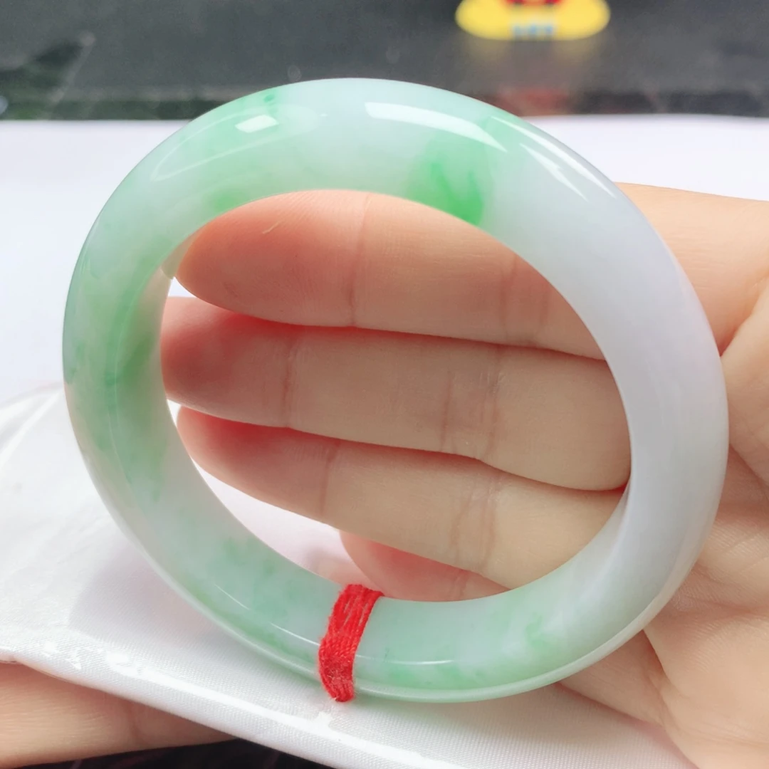 翡翠未镶嵌手镯正