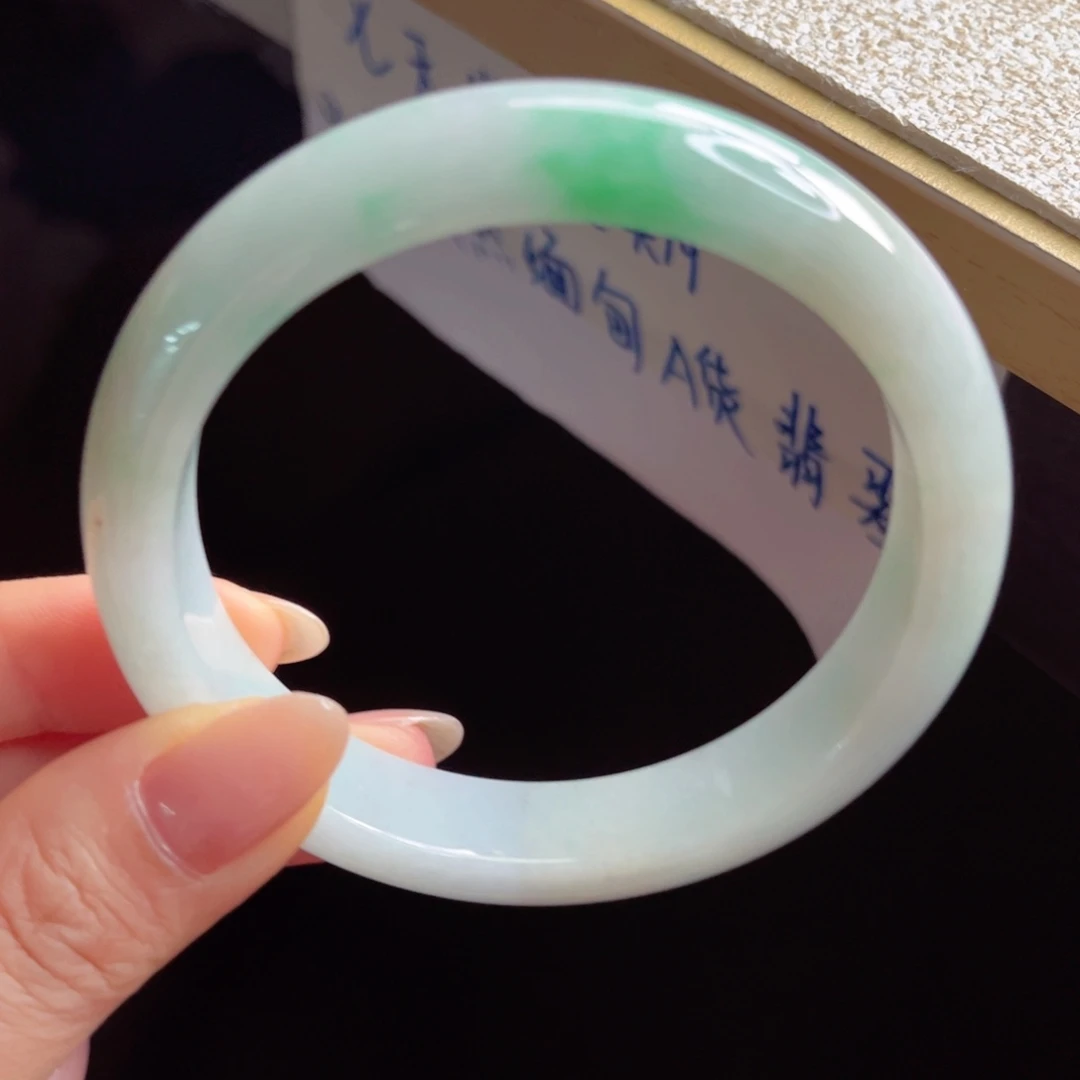 未镶嵌手镯翡翠手镯