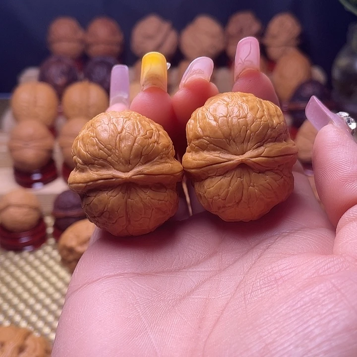 文玩核桃把件2瓷娃娃