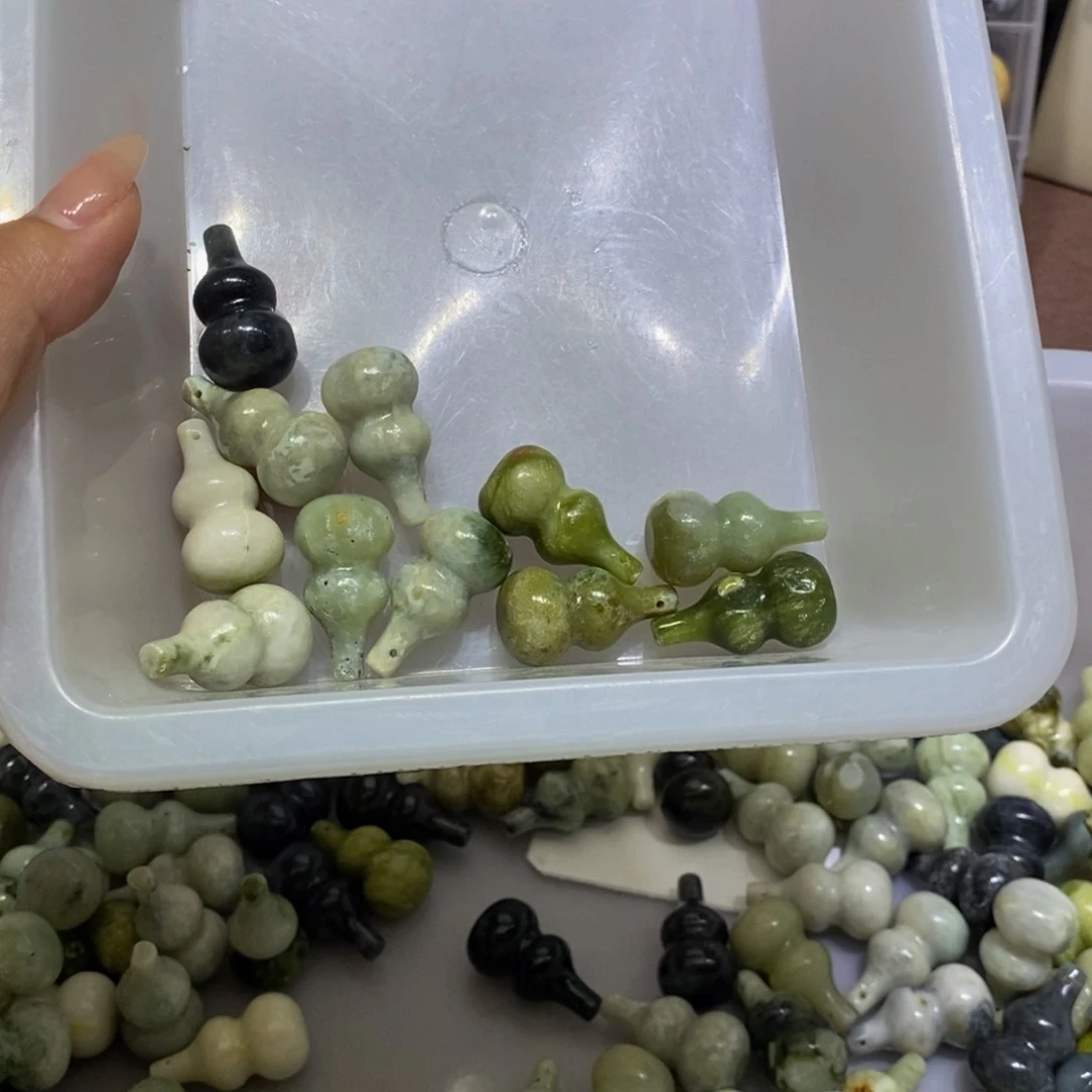 蛇纹石玉未镶嵌颈饰66