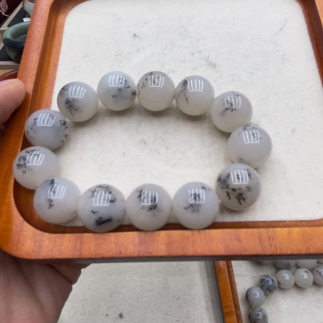 奥****石英质玉未镶嵌圈口齐全