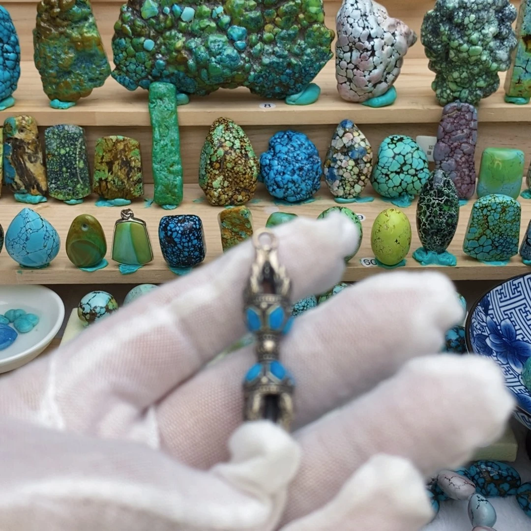 旧***席非金属镶嵌长吊坠