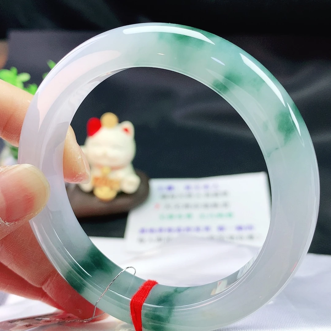 翡翠手镯未镶嵌61圈