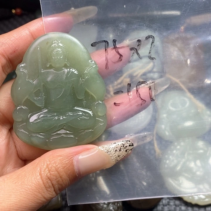 和田玉颈饰未镶嵌浅**月