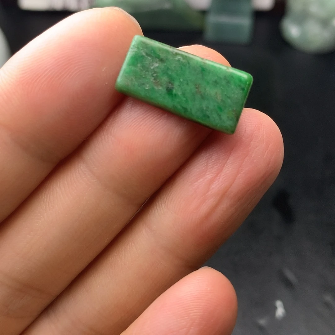 翡翠未镶嵌颈饰翡翠首饰和翡翠珠宝