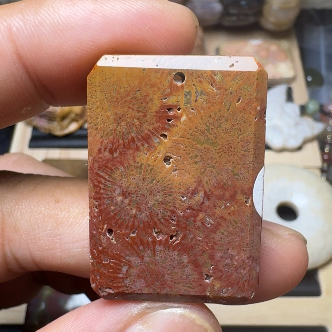 未镶嵌纯天然色有机玉石保真色硅化玉