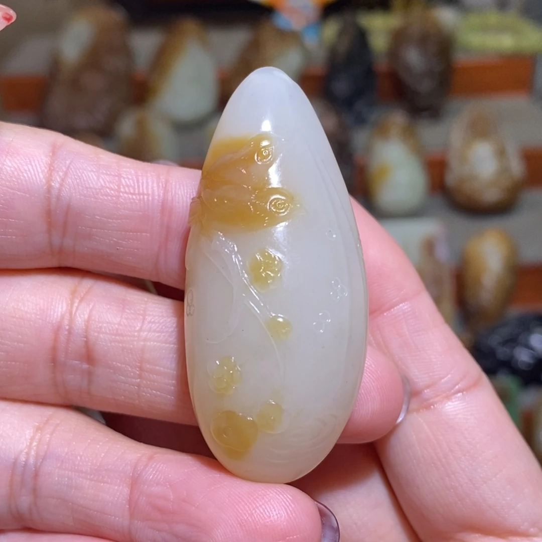 颈饰未镶嵌和田玉（糖玉）喜上眉梢