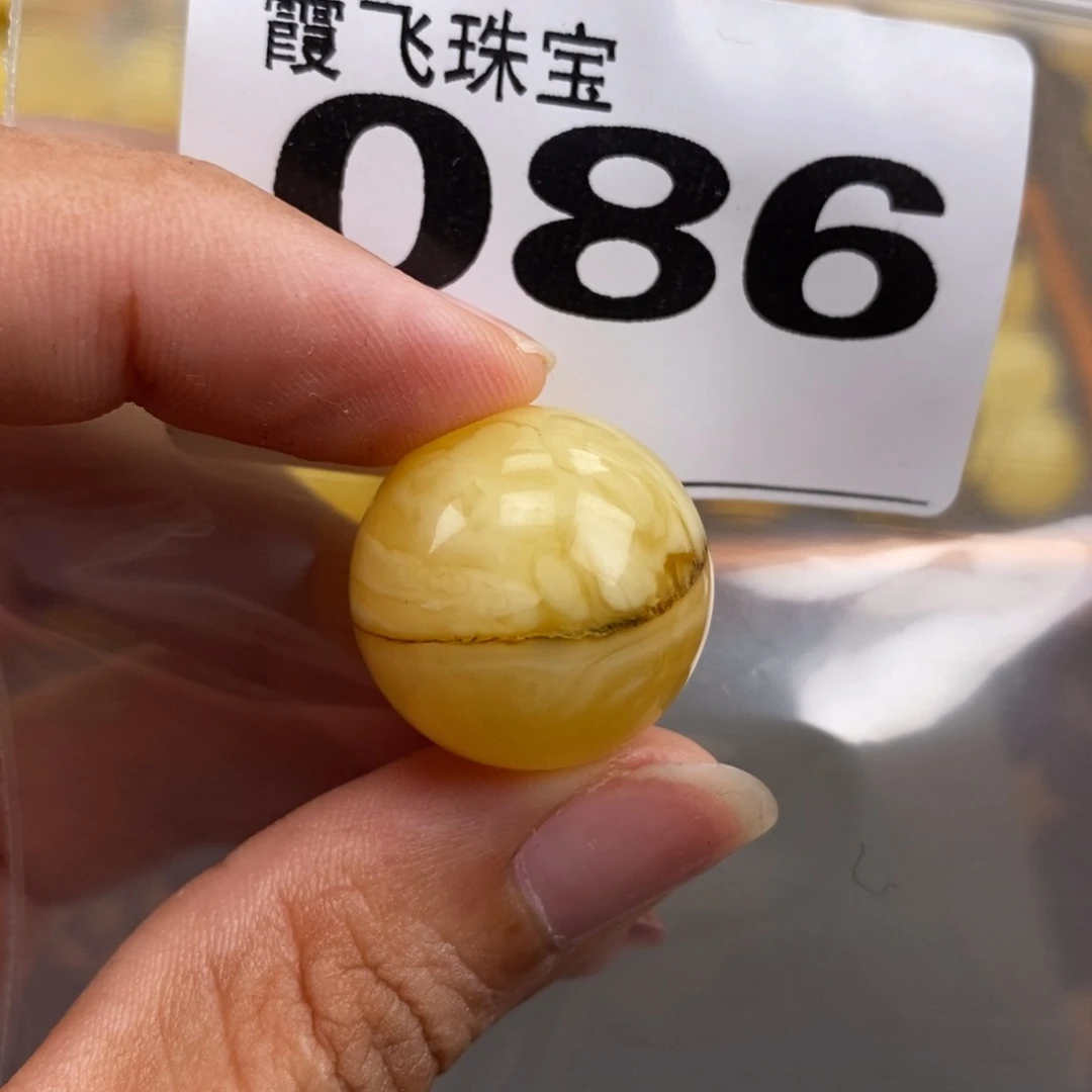 琥珀未镶嵌珠宝奇石20