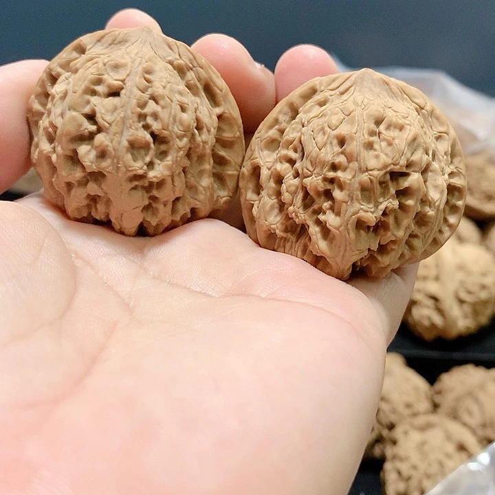文玩核桃吊坠40龙洞峪尖伤