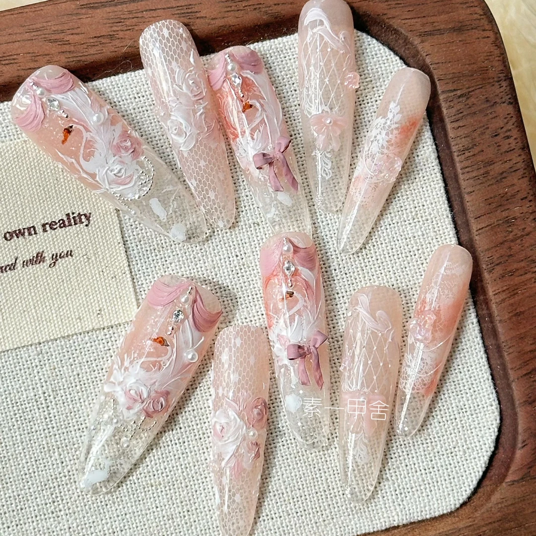 「蕾丝天鹅」蕾丝纯手工穿戴美甲立体玫瑰蝴蝶结渐变粉透珍珠仙女甲