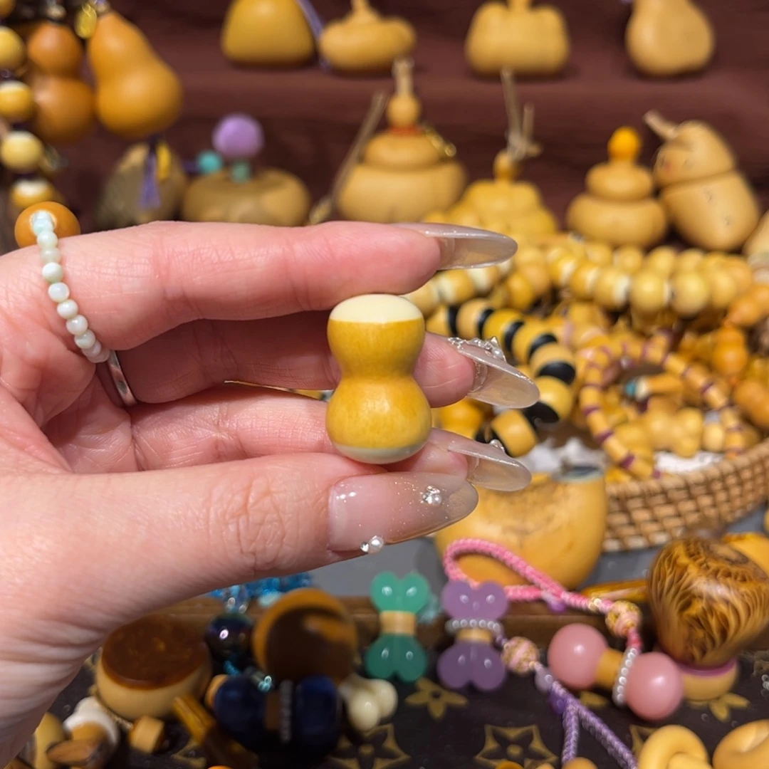 ༺****骨料镶口小吊坠一个