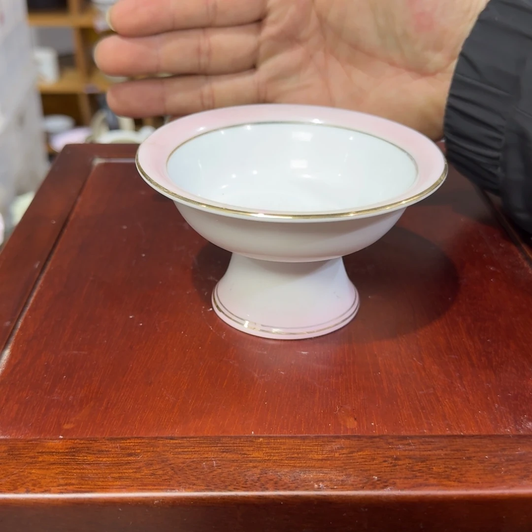 微瑕疵介意勿拍陶瓷器皿H112