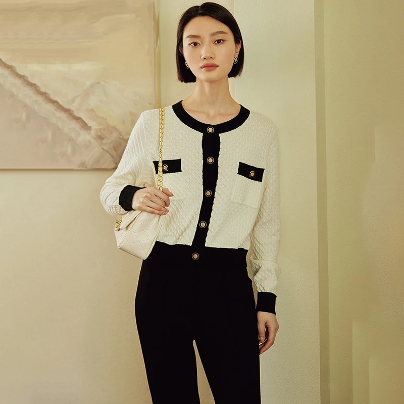 34129【依系列】撞色系扣针织开衫4I327822D