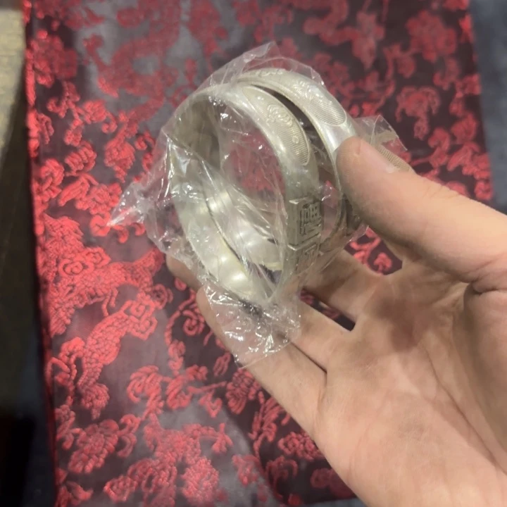 青花瓷器小盖子放漏