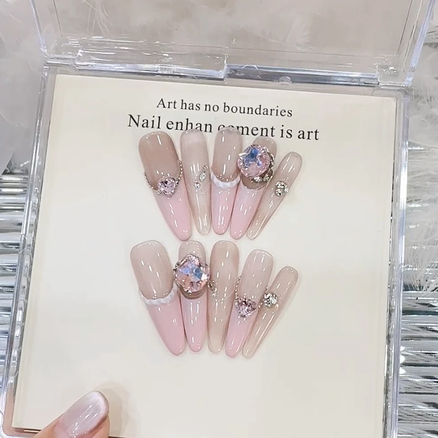 【粉黛佳人】纯手工美甲穿戴甲少女心纯欲感钻皮粉法式侧光玻璃珠