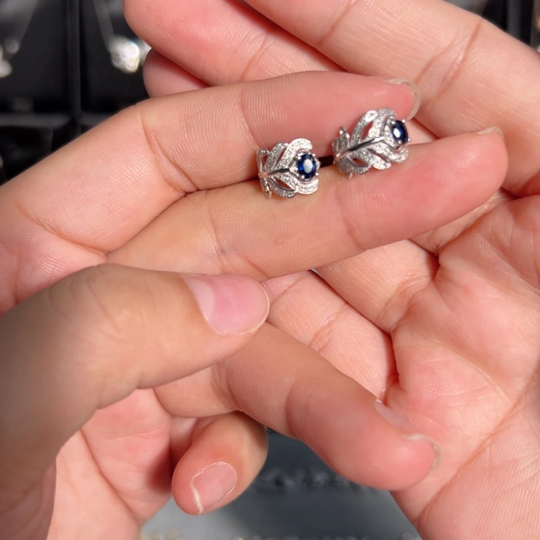 铂Pt950镶嵌耳饰钻石羽毛耳扣