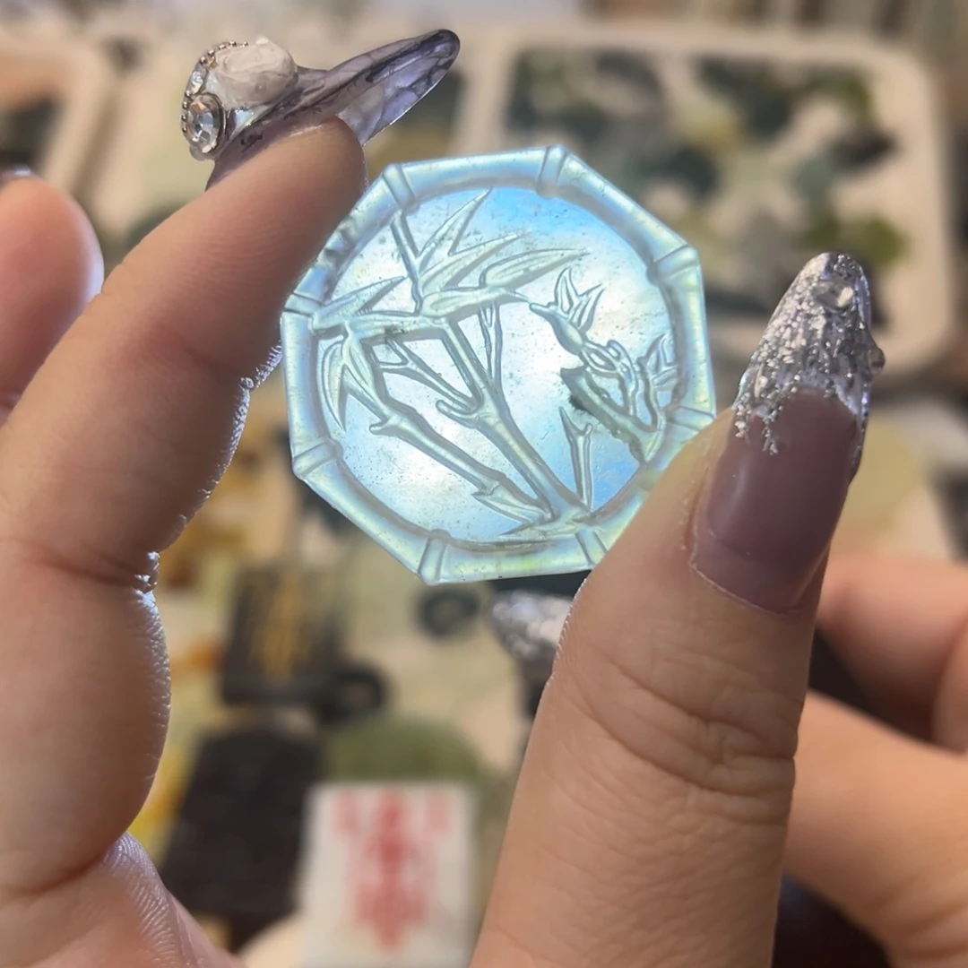 蛇纹石玉颈饰合金