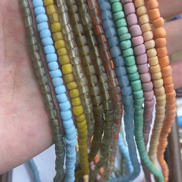 琉璃颈饰楼兰 1