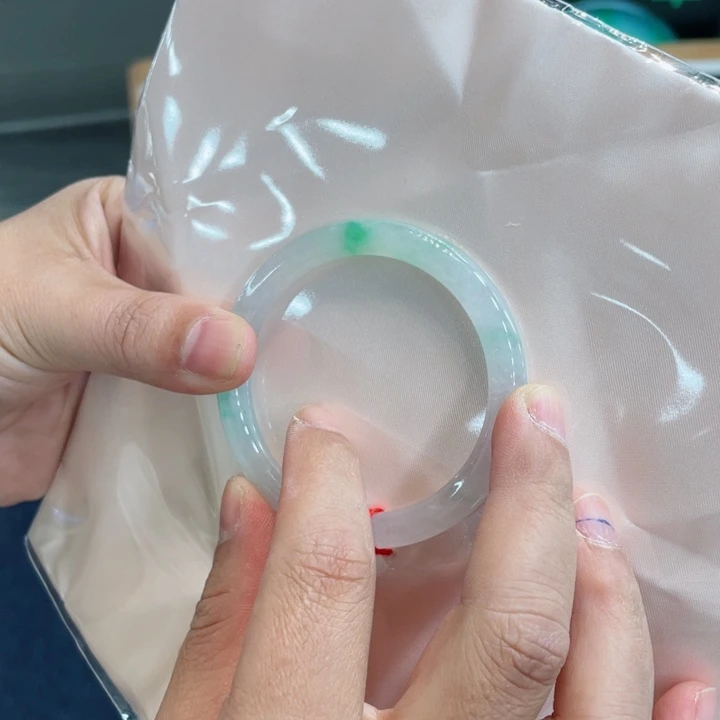 翡翠手镯未镶嵌买断