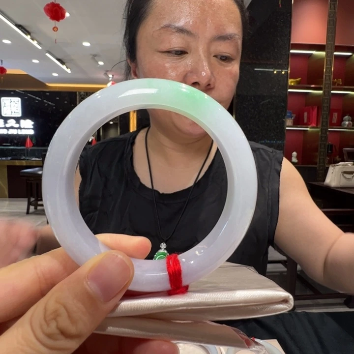 翡翠未镶嵌手镯春带彩59