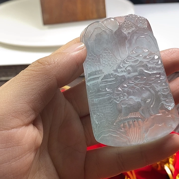 只买单纯的吊坠，没带链子，属的性质。