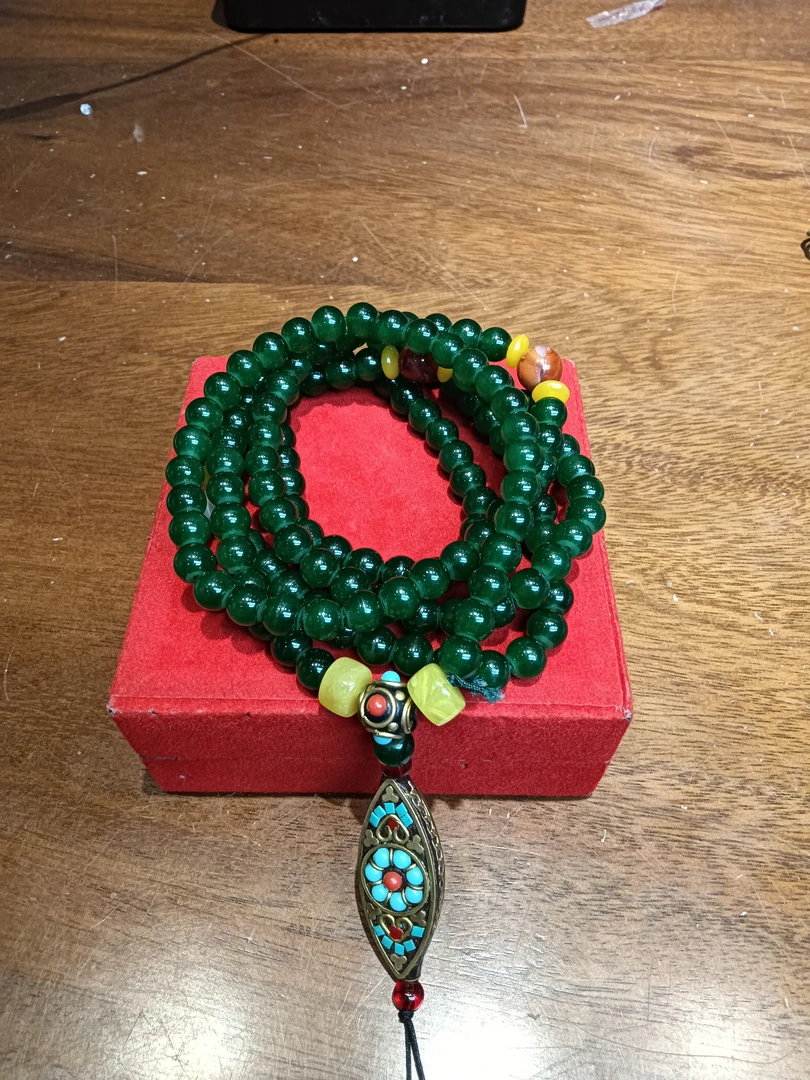 精品菠菜绿毛衣链.