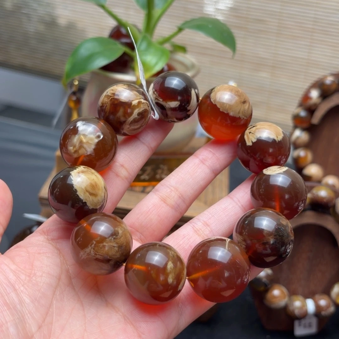 琥珀未镶嵌珠宝奇石22mm溶洞