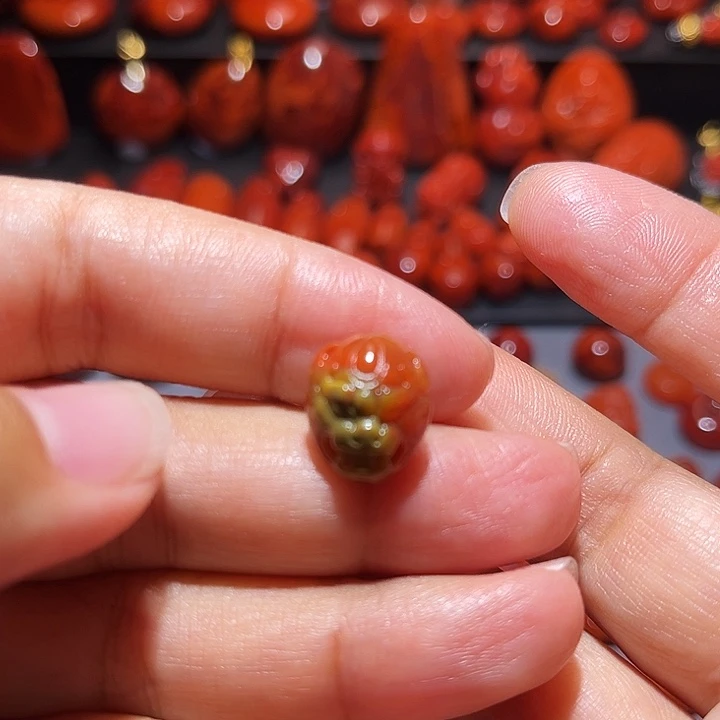 南红玛瑙未镶嵌配饰黄皮包浆兽面背云12mm