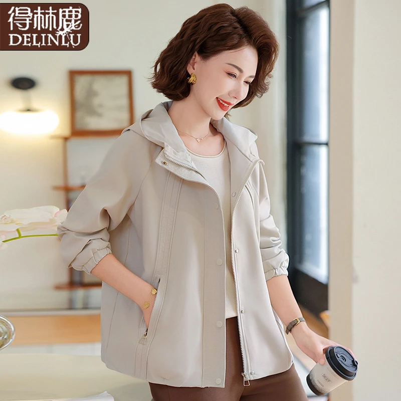 50岁妈妈秋装外套洋气大码短款风衣2025新款中老年女春秋休闲夹克