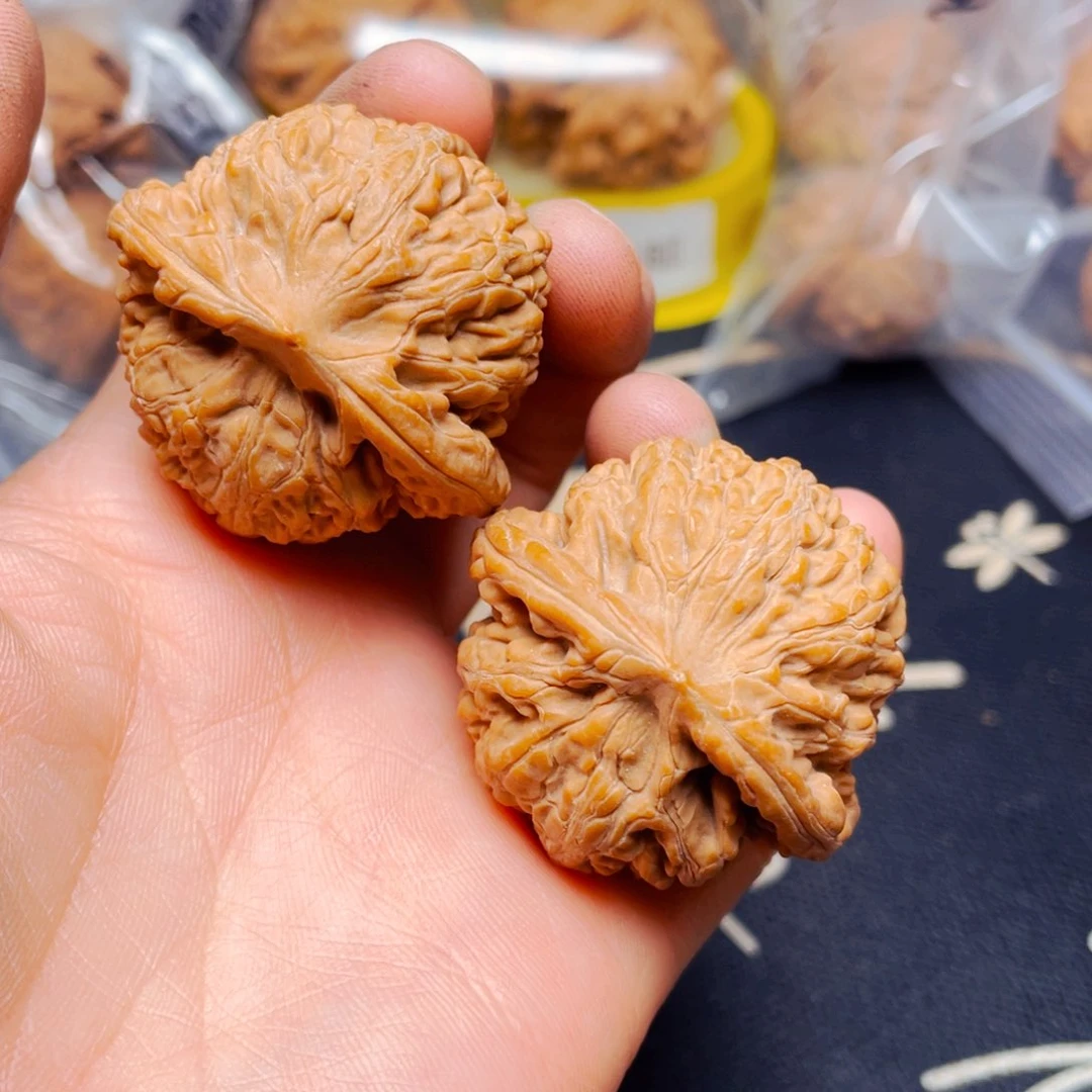 吊坠文玩核桃莲花虎头