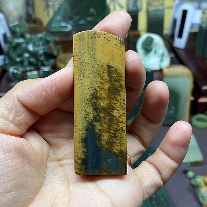 长***手岫岩河磨玉（透闪石质玉）未镶嵌挂件