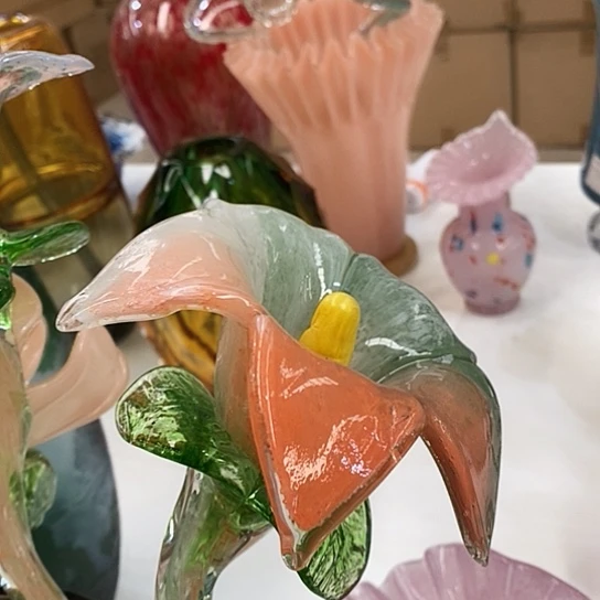 琉璃花瓶高45厘米宽9厘米