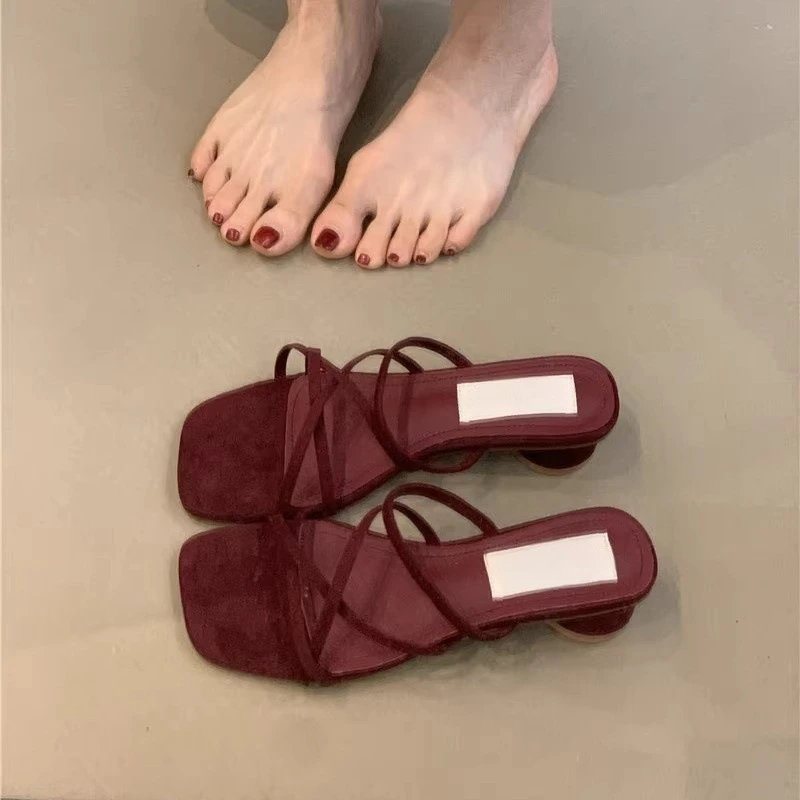 粗跟法式小凉拖鞋女鞋2025年新款粉色配裙子晚风一字带粗跟凉鞋女