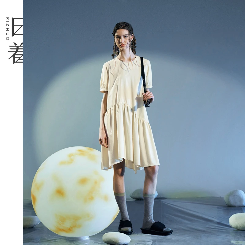 日着趣2025夏新款泡泡袖A字连衣裙短袖圆领宽松中长裙女RD2619L1