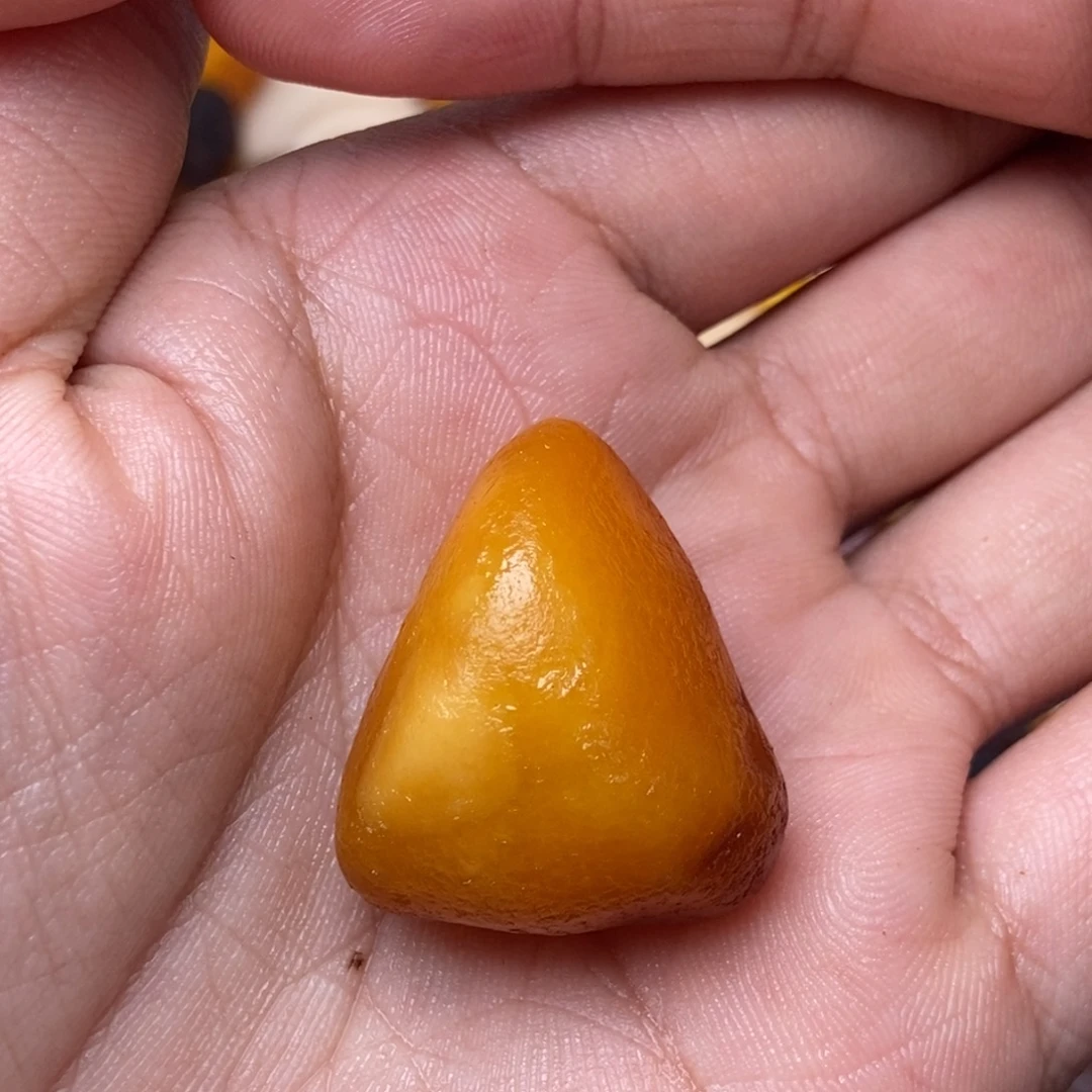 定制琥珀未镶嵌蜜蜡原石定制