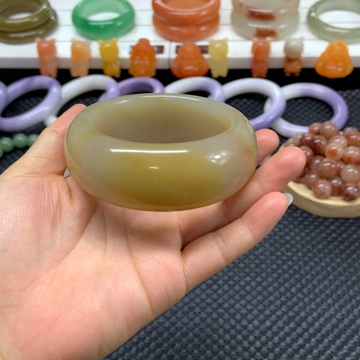 石英质玉未镶嵌手镯