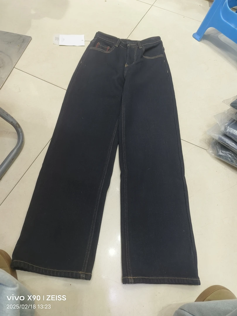 断码特价阔腿牛仔裤