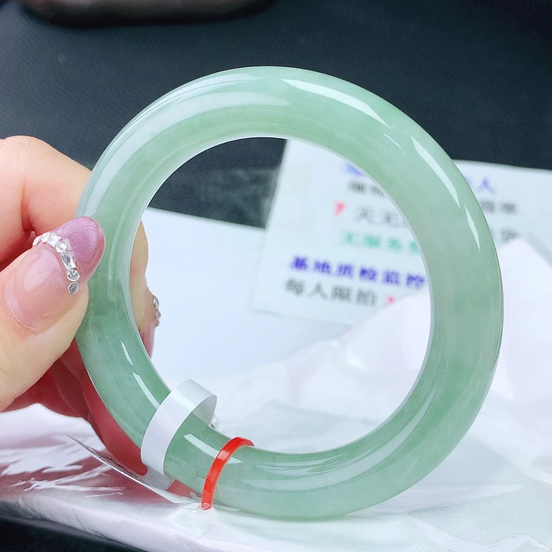 翡翠手镯未镶嵌54胖