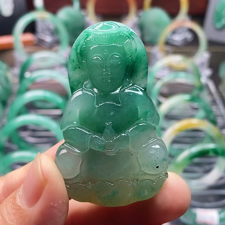 石英质玉颈饰未镶嵌