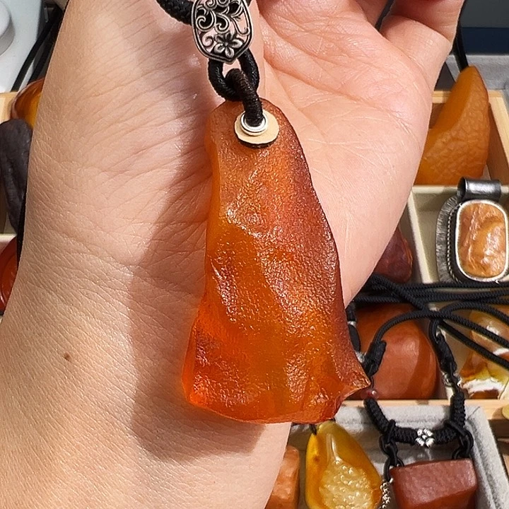 蜜蜡裸石未镶嵌吊坠