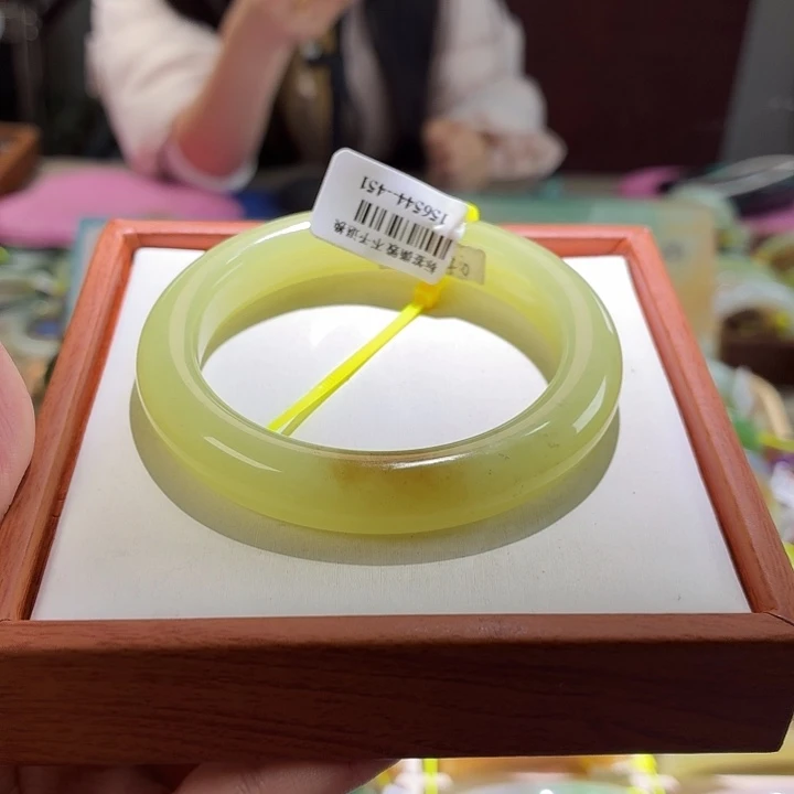 和田玉未镶嵌手镯54.8。48