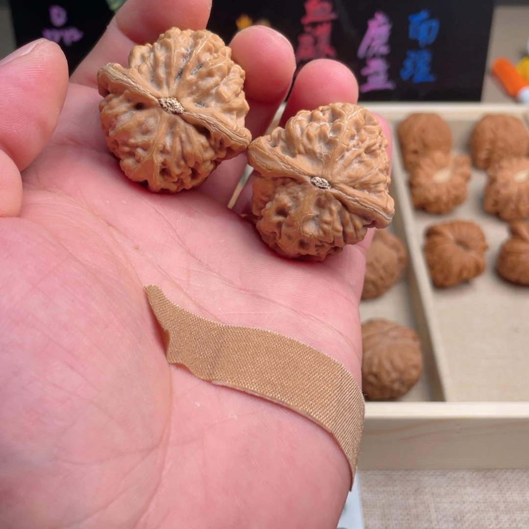 因***果把件文玩核桃红锦鲤