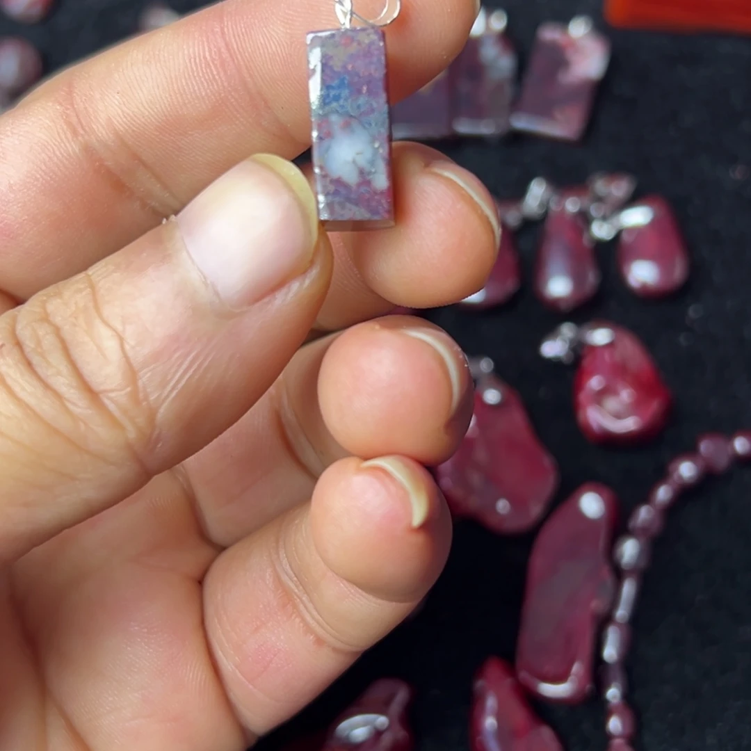 天然辰砂原矿吊坠