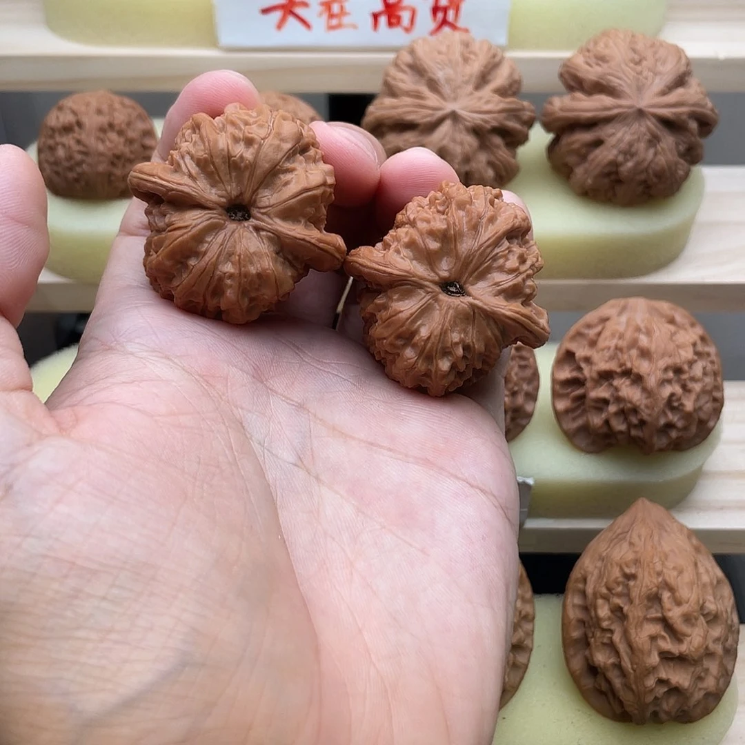 吊坠文玩核桃40血麒麟